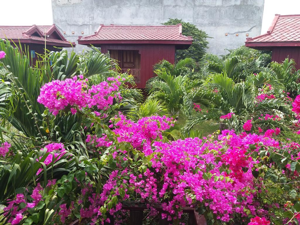 Khmer House Bungalow Hotel Kep Exterior photo